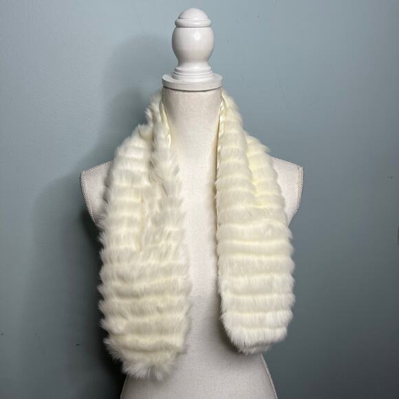 Cache Cream Faux Fur Winter Scarf Neck Pull Through Wrap Satin Lining - Picture 10 of 10